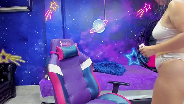 Thalia Cortea online show from 25, 11, 2025