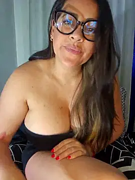 Nicoleefaith  online show from 2, 11, 2025