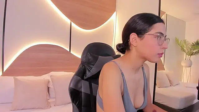 Snapshot of desireee_ chatting on 19, 11, 2025 desireee online show from 19, 11, 2025