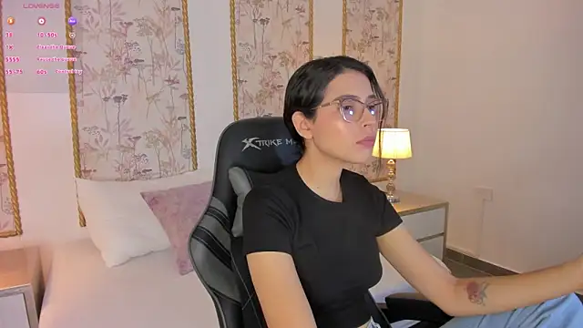 Snapshot of desireee_ chatting on 10, 1, 2026 desireee online show from 10, 1, 2026