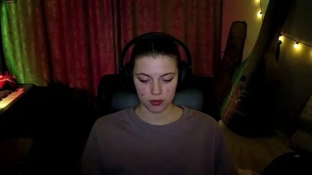 CutieAnny online show from 6, 4, 2026