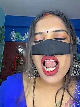 Snapshot of V-Hot-Sweti chatting on 7, 7, 2026 V-Hot-Sweti online show from 7, 7, 2026