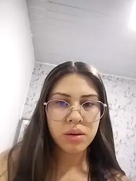 Snapshot of Layla_fontainex_x chatting on 12, 11, 2025 Layla fontainex x online show from 12, 11, 2025