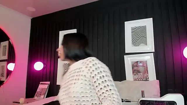 Manelyk evanss  online show from 25, 3, 2026