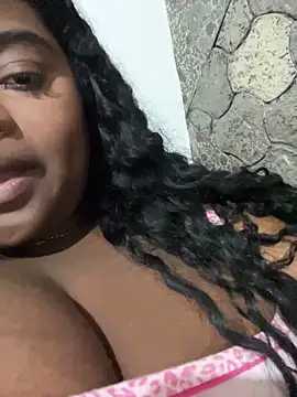 Snapshot of LunaSthena chatting on 2, 11, 2025 LunaSthena online show from 2, 11, 2025