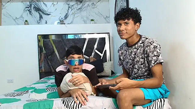 LONDON BOYS1 online show from 28, 11, 2025