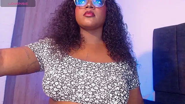 Mimi Gil online show from 22, 12, 2025