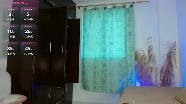 Snapshot of Aprill18_ chatting on 5, 11, 2025 Aprill18 online show from 5, 11, 2025