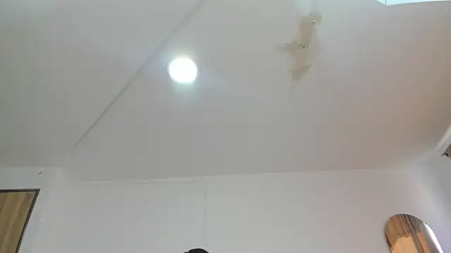 ZoeeGuzman online show from 13, 11, 2025