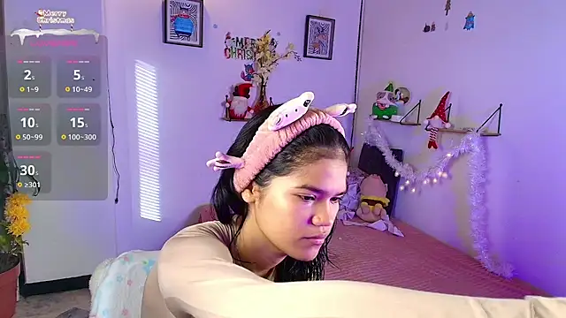 emycarver09 online show from 13, 11, 2025