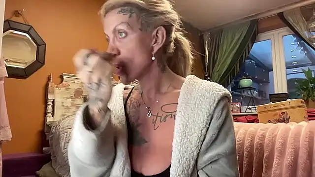 Snapshot of xl_uk_top_trans chatting on 13, 1, 2026 xl uk top trans online show from 13, 1, 2026