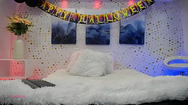 ArianaSantana online show from 10, 10, 2025