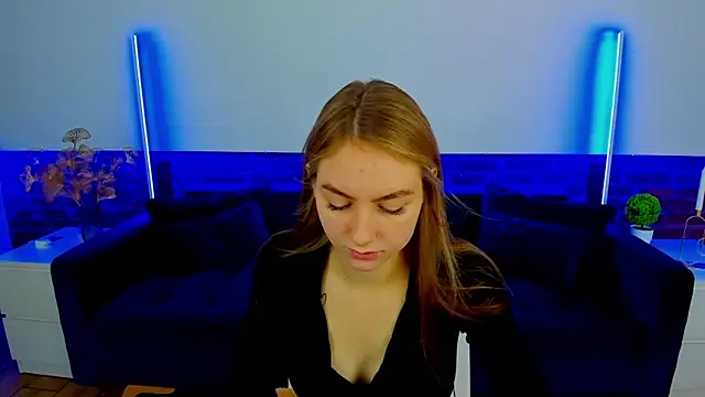 Snapshot of MilaAddams chatting on 4, 11, 2025 MilaAddams online show from 4, 11, 2025