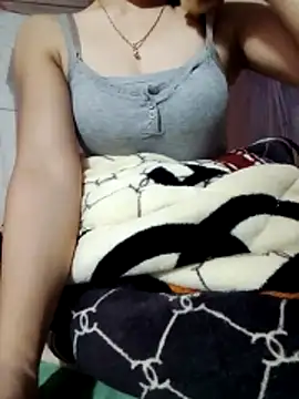 Snapshot of LucyyLy chatting on 24, 11, 2025 LucyyLy online show from 24, 11, 2025