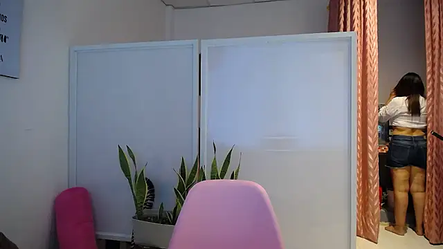 Manuela lara  online show from 6, 1, 2026