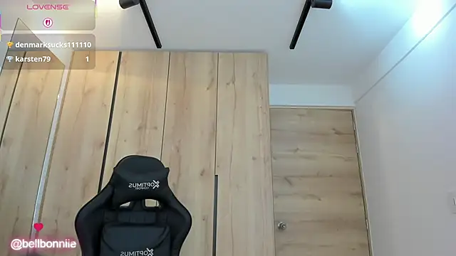 Snapshot of belllbonniie chatting on 10, 10, 2025 belllbonniie online show from 10, 10, 2025