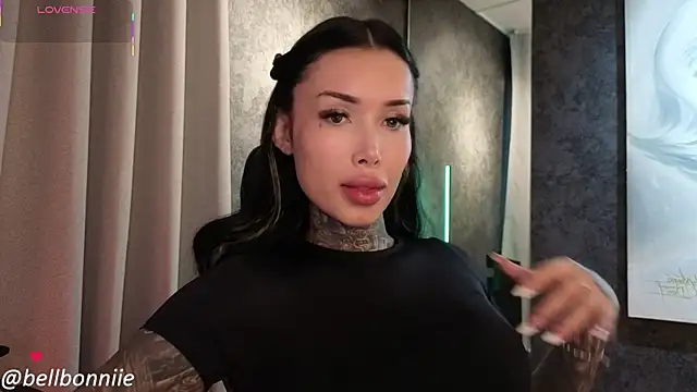 Snapshot of belllbonniie chatting on 6, 11, 2025 belllbonniie online show from 6, 11, 2025