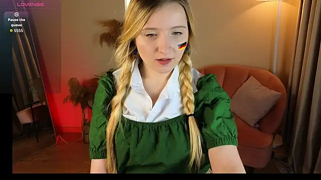 Snapshot of Milana_Key chatting on 23, 9, 2025 Milana Key online show from 23, 9, 2025