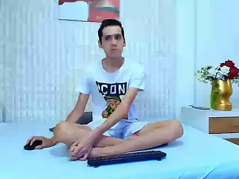 Snapshot of LuigiMarchetti chatting on 3, 10, 2025 LuigiMarchetti online show from 3, 10, 2025