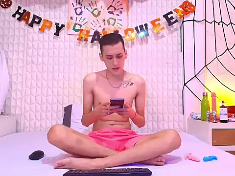 Snapshot of LuigiMarchetti chatting on 29, 10, 2025 LuigiMarchetti online show from 29, 10, 2025