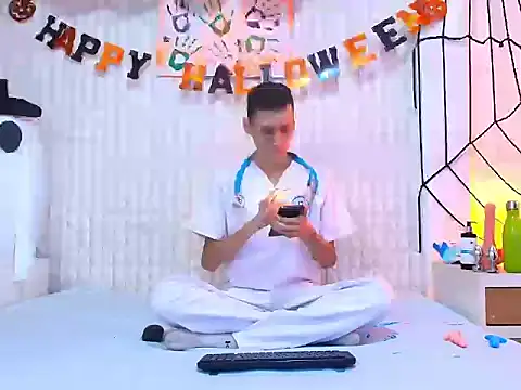 Snapshot of LuigiMarchetti chatting on 30, 10, 2025 LuigiMarchetti online show from 30, 10, 2025