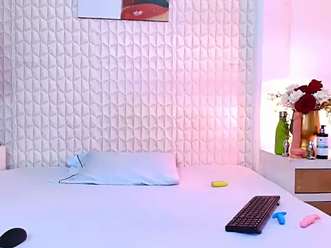 Snapshot of LuigiMarchetti chatting on 5, 11, 2025 LuigiMarchetti online show from 5, 11, 2025