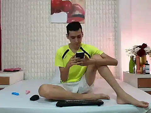 Snapshot of LuigiMarchetti chatting on 12, 11, 2025 LuigiMarchetti online show from 12, 11, 2025