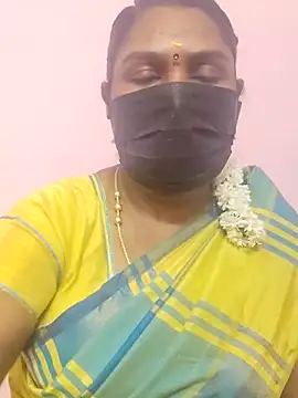 Snapshot of Tamil_Azhaghi25 chatting on 12, 9, 2025 Tamil Azhaghi25 online show from 12, 9, 2025