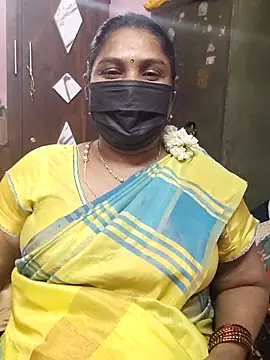 Snapshot of Tamil_Azhaghi25 chatting on 4, 10, 2025 Tamil Azhaghi25 online show from 4, 10, 2025