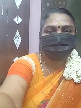 Snapshot of Tamil_Azhaghi25 chatting on 8, 10, 2025 Tamil Azhaghi25 online show from 8, 10, 2025