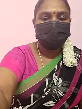 Snapshot of Tamil_Azhaghi25 chatting on 14, 10, 2025 Tamil Azhaghi25 online show from 14, 10, 2025