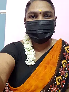 Snapshot of Tamil_Azhaghi25 chatting on 16, 10, 2025 Tamil Azhaghi25 online show from 16, 10, 2025