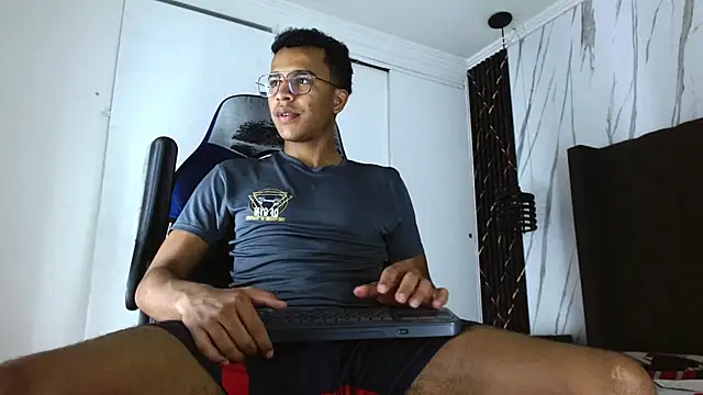 aston xvera online show from 13, 11, 2025