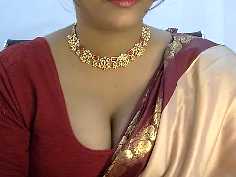 Snapshot of Hott_Noor chatting on 2, 12, 2025 Hott Noor online show from 2, 12, 2025