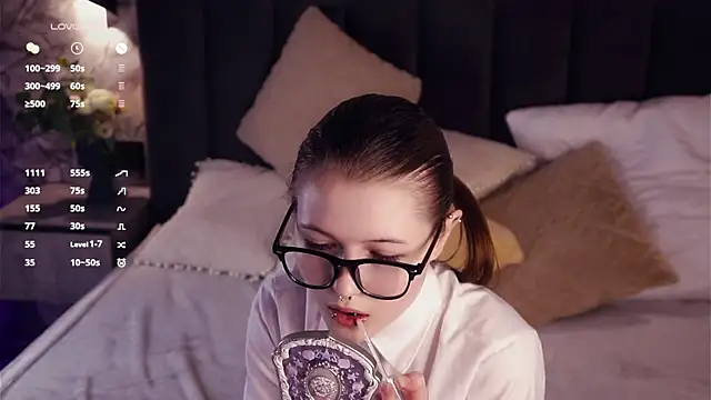 LynHillaire online show from 9, 4, 2026