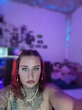 Snapshot of blazed_vixen chatting on 19, 6, 2026 blazed vixen online show from 19, 6, 2026