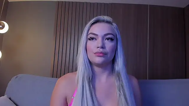 Snapshot of milaowens chatting on 22, 1, 2025 milaowens online show from 22, 1, 2025