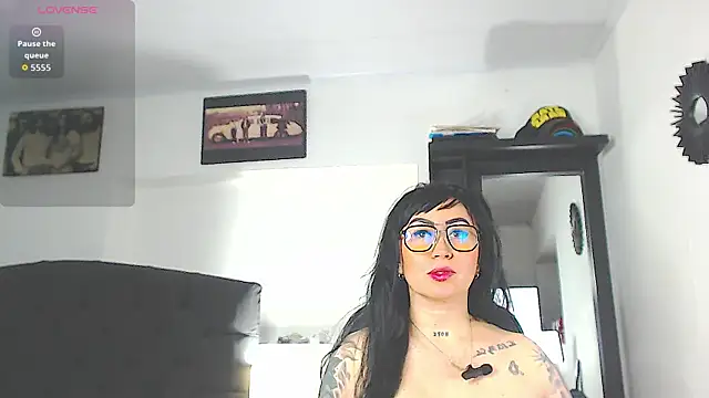 Vicky hotmilf online show from 15, 1, 2026