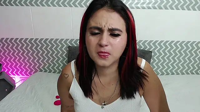 Snapshot of EmilyCoy_ chatting on 19, 10, 2025 EmilyCoy online show from 19, 10, 2025