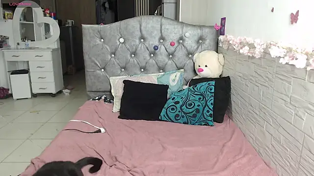 Snapshot of EmilyCoy_ chatting on 9, 7, 2026 EmilyCoy online show from 9, 7, 2026