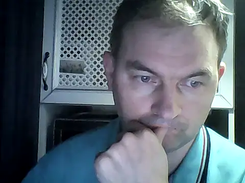 Snapshot of SummerArthur chatting on 7, 10, 2025 SummerArthur online show from 7, 10, 2025