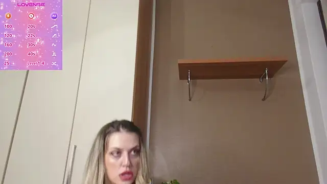 Snapshot of ScarletVerdi chatting on 1, 12, 2025 ScarletVerdi online show from 1, 12, 2025