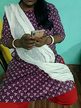 Snapshot of desi_boudi87 chatting on 11, 5, 2026 desi boudi87 online show from 11, 5, 2026