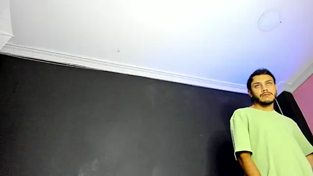 Snapshot of Boss_Domiinator chatting on 30, 4, 2026 Boss Domiinator online show from 30, 4, 2026