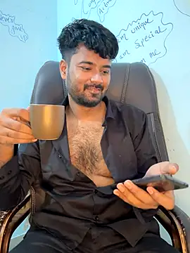 Snapshot of MeekBatgirl chatting on 5, 10, 2025 MeekBatgirl online show from 5, 10, 2025