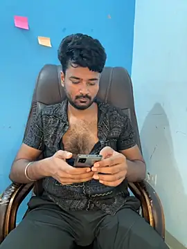 Snapshot of MeekBatgirl chatting on 13, 10, 2025 MeekBatgirl online show from 13, 10, 2025