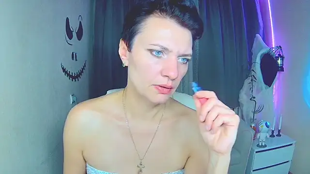 AvaSaturnian online show from 29, 10, 2025