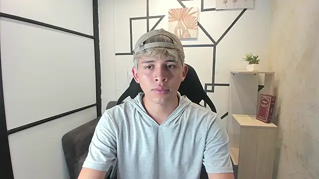 Snapshot of RyderStone_ chatting on 7, 10, 2025 RyderStone online show from 7, 10, 2025
