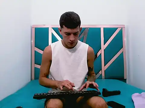 Snapshot of dilan_abraham12 chatting on 18, 9, 2025 dilan abraham12 online show from 18, 9, 2025