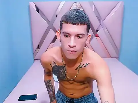 Snapshot of dilan_abraham12 chatting on 26, 9, 2025 dilan abraham12 online show from 26, 9, 2025